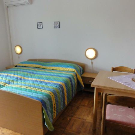 Nice And Cozy Apartment Ferry In เมดูลิน ภายนอก รูปภาพ